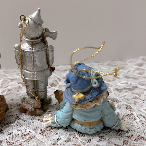 Wizard of Oz set of 4 ornaments in Excellent condition range from 3”-4” tall - Picture 5 of 7